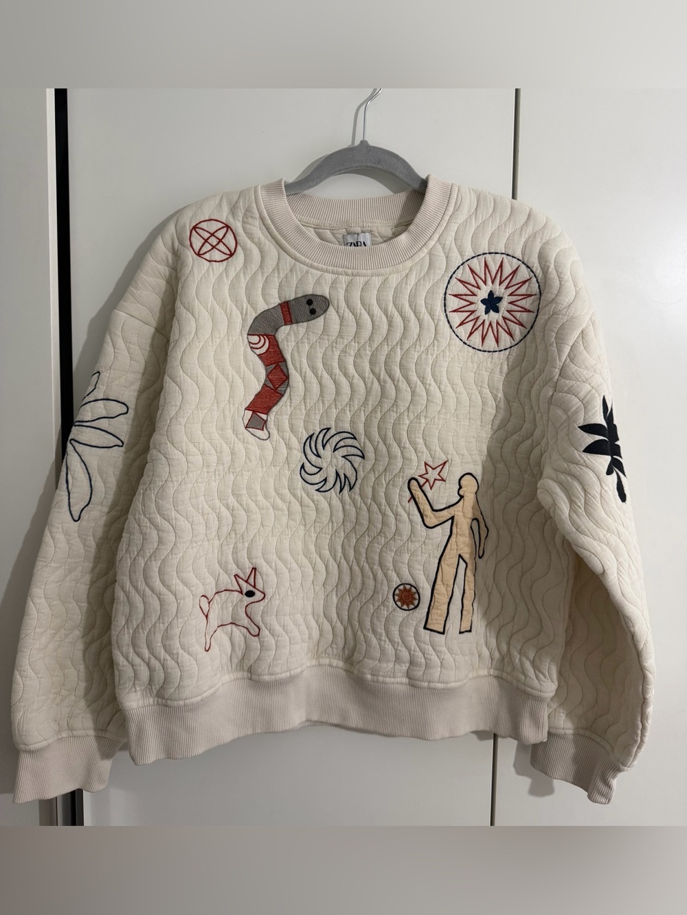 ZARA Quilted Embroidered oversized cream sweatshirt- large (excellent condition)